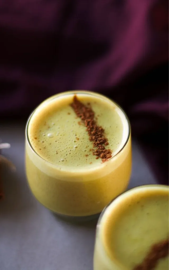 green cardamom in hot beverages